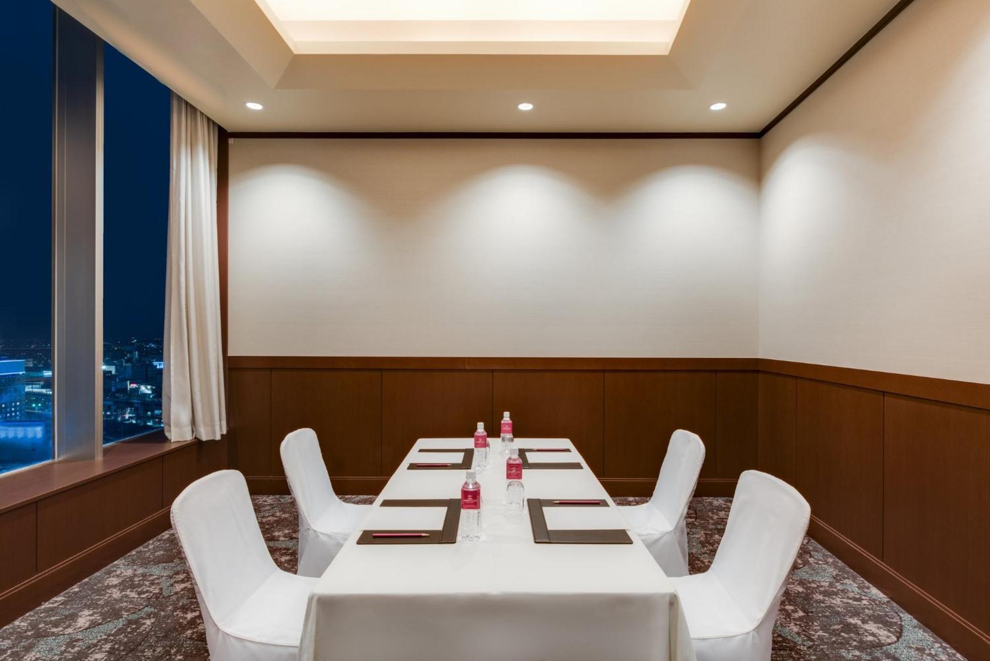 Hotel Ana Crowne Plaza Okayama By Ihg Exterior foto